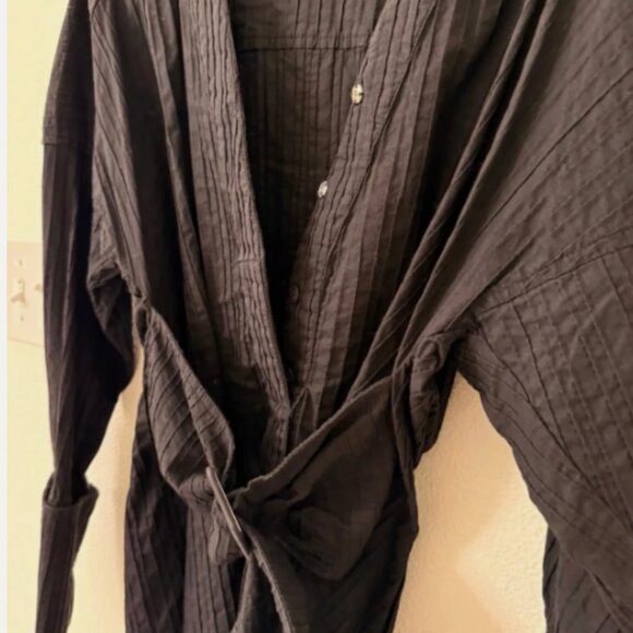 C/MEO Collective Black Textured V-Neck Blouse - Picture 4 of 12